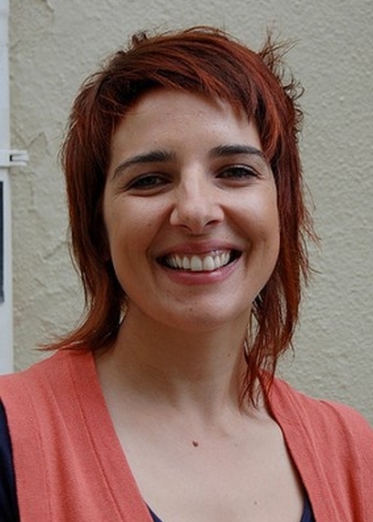 fryzury krótkie, cieniowane włosy kasztanowe, uczesanie damskie zdjęcie numer 156